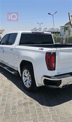 GMC Sierra